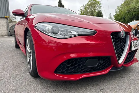 FN67OPU Alfa Romeo Giulia 2.0T Veloce Auto Euro 6 (s/s) 4dr Thumbnail #18