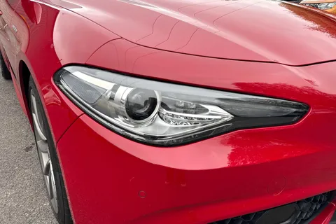 FN67OPU Alfa Romeo Giulia 2.0T Veloce Auto Euro 6 (s/s) 4dr Thumbnail #26