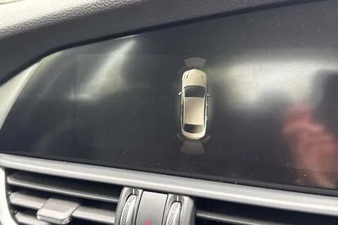 FN67OPU Alfa Romeo Giulia 2.0T Veloce Auto Euro 6 (s/s) 4dr Thumbnail #39