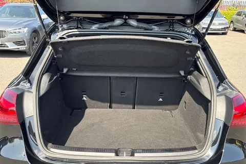 KR23EGJ Mercedes-Benz A Class 1.3 A180h MHEV Sport (Executive) Hatchback 5dr Petrol Hybrid 7G-DCT Euro 6 (s/s) (150 ps) Thumbnail #7