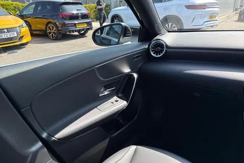 KR23EGJ Mercedes-Benz A Class 1.3 A180h MHEV Sport (Executive) Hatchback 5dr Petrol Hybrid 7G-DCT Euro 6 (s/s) (150 ps) Thumbnail #20