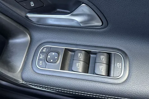 KR23EGJ Mercedes-Benz A Class 1.3 A180h MHEV Sport (Executive) Hatchback 5dr Petrol Hybrid 7G-DCT Euro 6 (s/s) (150 ps) Thumbnail #41
