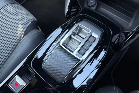 FN72VMR PEUGEOT 2008 1.2 PureTech GT EAT Euro 6 (s/s) 5dr Thumbnail #24