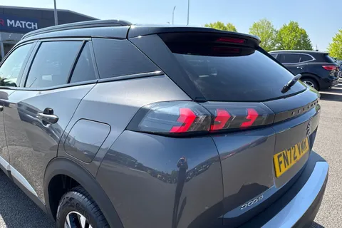 FN72VMR PEUGEOT 2008 1.2 PureTech GT EAT Euro 6 (s/s) 5dr Thumbnail #32