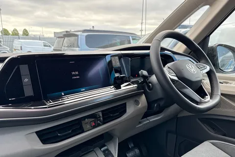 DG26BZN Volkswagen California Beach T7 SWB 245PS 1.5 eHybrid DSG - Parking Package Thumbnail #14