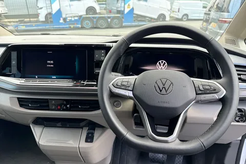 DG26BZN Volkswagen California Beach T7 SWB 245PS 1.5 eHybrid DSG - Parking Package Thumbnail #17