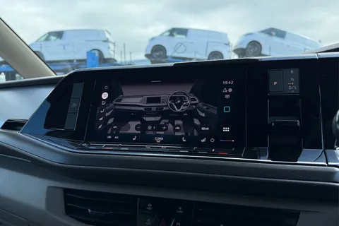 DG26BZN Volkswagen California Beach T7 SWB 245PS 1.5 eHybrid DSG - Parking Package Thumbnail #21