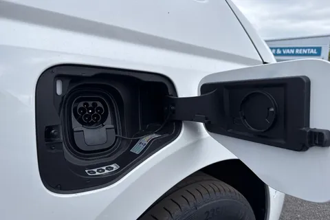 DG26BZN Volkswagen California Beach T7 SWB 245PS 1.5 eHybrid DSG - Parking Package Thumbnail #29