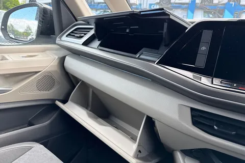 DG26BZN Volkswagen California Beach T7 SWB 245PS 1.5 eHybrid DSG - Parking Package Thumbnail #45