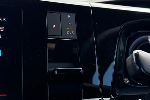 DG26BZN Volkswagen California Beach T7 SWB 245PS 1.5 eHybrid DSG - Parking Package Thumbnail #54