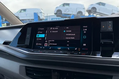 DG26BZN Volkswagen California Beach T7 SWB 245PS 1.5 eHybrid DSG - Parking Package Thumbnail #56