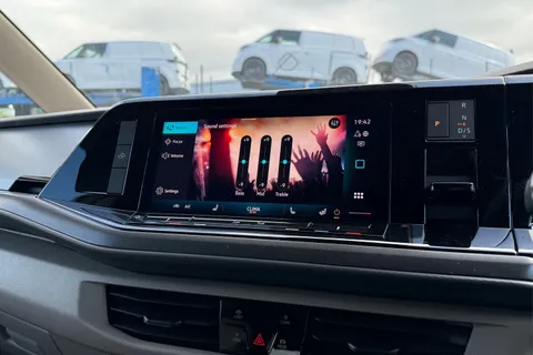 DG26BZN Volkswagen California Beach T7 SWB 245PS 1.5 eHybrid DSG - Parking Package Thumbnail #59