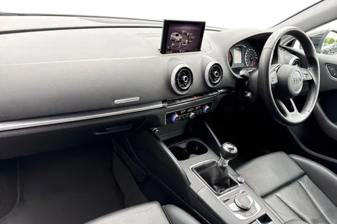 YY19ZTZ Audi A3 1.5 TFSI CoD 35 Sport Sportback Euro 6 (s/s) 5dr Thumbnail #8