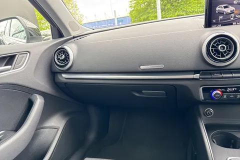 YY19ZTZ Audi A3 1.5 TFSI CoD 35 Sport Sportback Euro 6 (s/s) 5dr Thumbnail #14