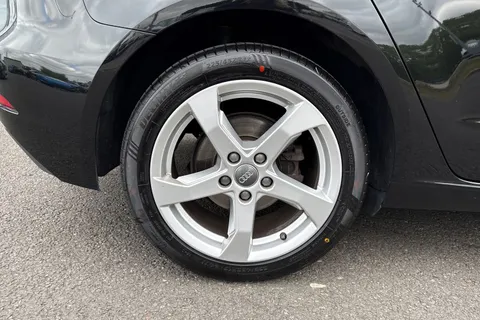 YY19ZTZ Audi A3 1.5 TFSI CoD 35 Sport Sportback Euro 6 (s/s) 5dr Thumbnail #21