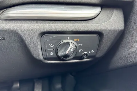 YY19ZTZ Audi A3 1.5 TFSI CoD 35 Sport Sportback Euro 6 (s/s) 5dr Thumbnail #42