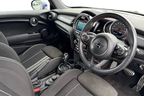 DK68OOW Mini Convertible 1.5 Cooper Sport Steptronic Euro 6 (s/s) 2dr Thumbnail #14