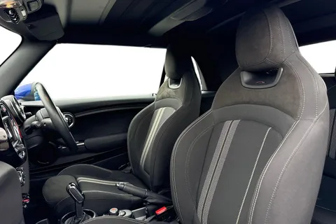 DK68OOW Mini Convertible 1.5 Cooper Sport Steptronic Euro 6 (s/s) 2dr Thumbnail #16