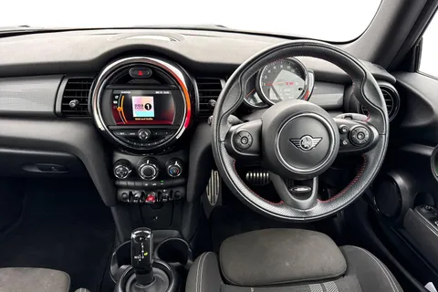 DK68OOW Mini Convertible 1.5 Cooper Sport Steptronic Euro 6 (s/s) 2dr Thumbnail #18