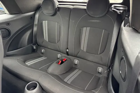 DK68OOW Mini Convertible 1.5 Cooper Sport Steptronic Euro 6 (s/s) 2dr Thumbnail #19