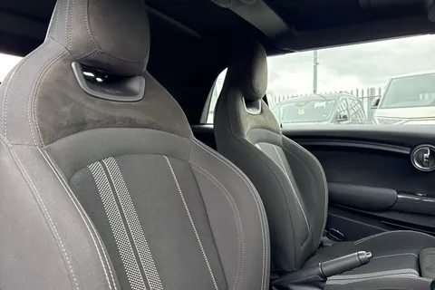 DK68OOW Mini Convertible 1.5 Cooper Sport Steptronic Euro 6 (s/s) 2dr Thumbnail #24