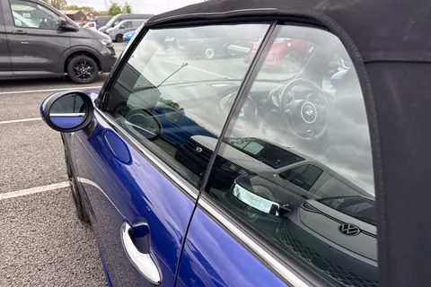 DK68OOW Mini Convertible 1.5 Cooper Sport Steptronic Euro 6 (s/s) 2dr Thumbnail #31