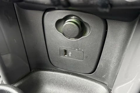 DK68OOW Mini Convertible 1.5 Cooper Sport Steptronic Euro 6 (s/s) 2dr Thumbnail #38