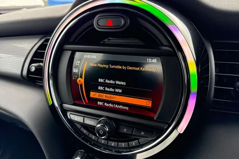 DK68OOW Mini Convertible 1.5 Cooper Sport Steptronic Euro 6 (s/s) 2dr Thumbnail #46