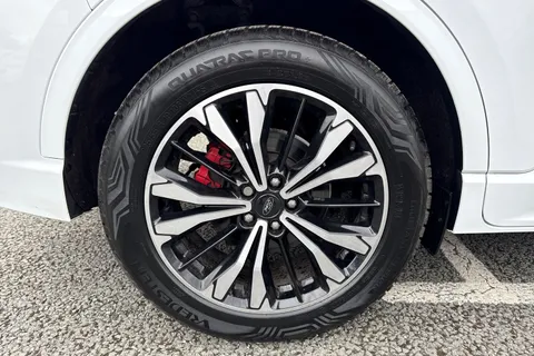 DN72CBO Ford Kuga 2.5 Duratec 14.4kWh ST-Line X Edition CVT Euro 6 (s/s) 5dr Thumbnail #13