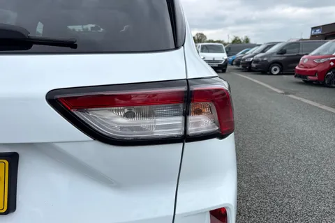 DN72CBO Ford Kuga 2.5 Duratec 14.4kWh ST-Line X Edition CVT Euro 6 (s/s) 5dr Thumbnail #26