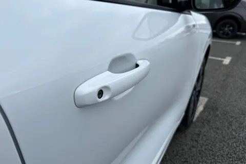 DN72CBO Ford Kuga 2.5 Duratec 14.4kWh ST-Line X Edition CVT Euro 6 (s/s) 5dr Thumbnail #30