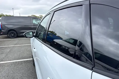 DN72CBO Ford Kuga 2.5 Duratec 14.4kWh ST-Line X Edition CVT Euro 6 (s/s) 5dr Thumbnail #36