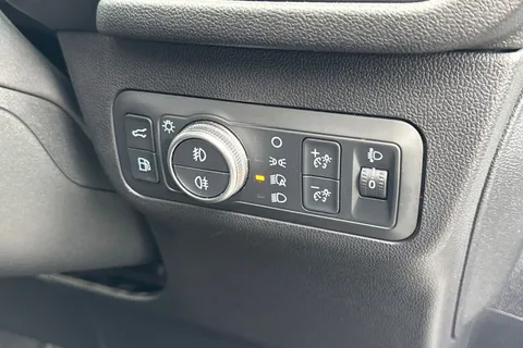 DN72CBO Ford Kuga 2.5 Duratec 14.4kWh ST-Line X Edition CVT Euro 6 (s/s) 5dr Thumbnail #41