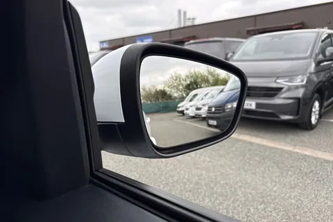 DN72CBO Ford Kuga 2.5 Duratec 14.4kWh ST-Line X Edition CVT Euro 6 (s/s) 5dr Thumbnail #43