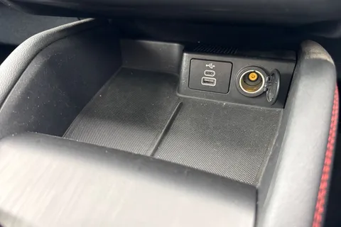 DN72CBO Ford Kuga 2.5 Duratec 14.4kWh ST-Line X Edition CVT Euro 6 (s/s) 5dr Thumbnail #44