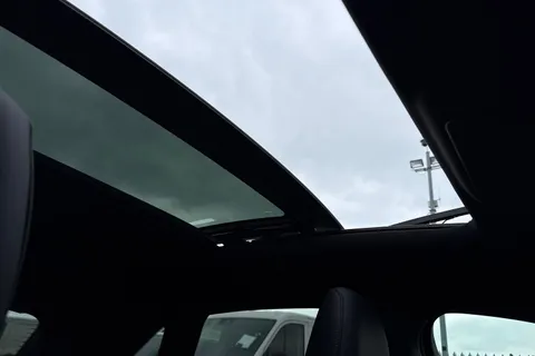 DN72CBO Ford Kuga 2.5 Duratec 14.4kWh ST-Line X Edition CVT Euro 6 (s/s) 5dr Thumbnail #50