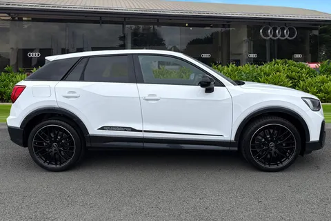  Audi SQ2 2.0 TFSI Black Edition S Tronic quattro Euro 6 (s/s) 5dr Thumbnail #4