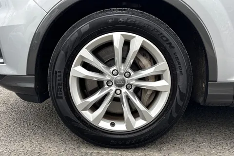 HJ70NPZ Audi Q7 3.0 TFSIe V6 55 Sport Tiptronic quattro Euro 6 (s/s) 5dr 14.1kWh Thumbnail #10