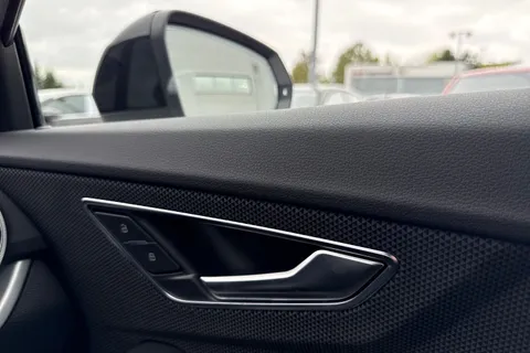  Audi SQ2 2.0 TFSI Black Edition S Tronic quattro Euro 6 (s/s) 5dr Thumbnail #21