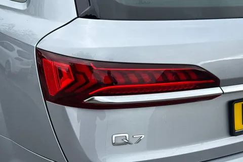HJ70NPZ Audi Q7 3.0 TFSIe V6 55 Sport Tiptronic quattro Euro 6 (s/s) 5dr 14.1kWh Thumbnail #27