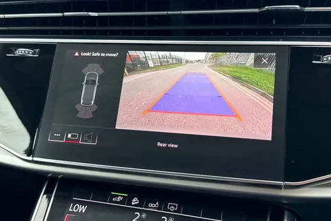 HJ70NPZ Audi Q7 3.0 TFSIe V6 55 Sport Tiptronic quattro Euro 6 (s/s) 5dr 14.1kWh Thumbnail #41