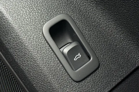  Audi SQ2 2.0 TFSI Black Edition S Tronic quattro Euro 6 (s/s) 5dr Thumbnail #44