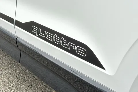  Audi SQ2 2.0 TFSI Black Edition S Tronic quattro Euro 6 (s/s) 5dr Thumbnail #59