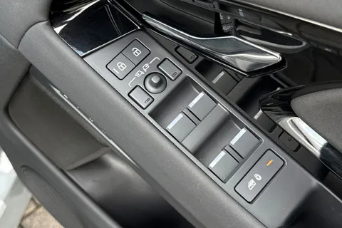 DU75YPD Land Rover Range Rover Evoque 2.0 D200 Dynamic SE 5dr Thumbnail #26