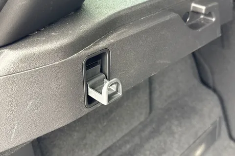 DU75YPD Land Rover Range Rover Evoque 2.0 D200 Dynamic SE 5dr Thumbnail #28