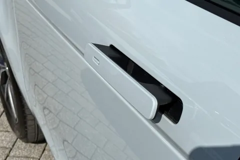 DU75YPD Land Rover Range Rover Evoque 2.0 D200 Dynamic SE 5dr Thumbnail #40