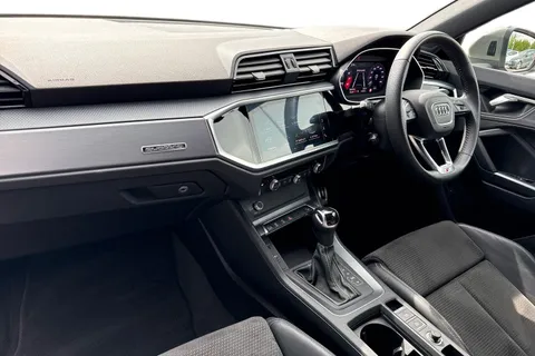 DG20EKT Audi Q3 2.0 TFSI 45 S line S Tronic quattro Euro 6 (s/s) 5dr Thumbnail #15