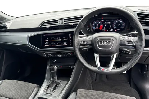 DG20EKT Audi Q3 2.0 TFSI 45 S line S Tronic quattro Euro 6 (s/s) 5dr Thumbnail #18