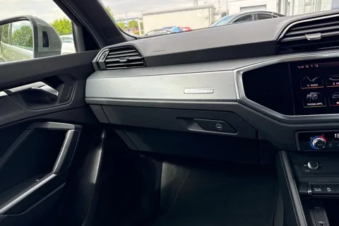 DG20EKT Audi Q3 2.0 TFSI 45 S line S Tronic quattro Euro 6 (s/s) 5dr Thumbnail #20