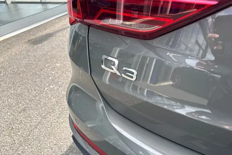 DG20EKT Audi Q3 2.0 TFSI 45 S line S Tronic quattro Euro 6 (s/s) 5dr Thumbnail #33